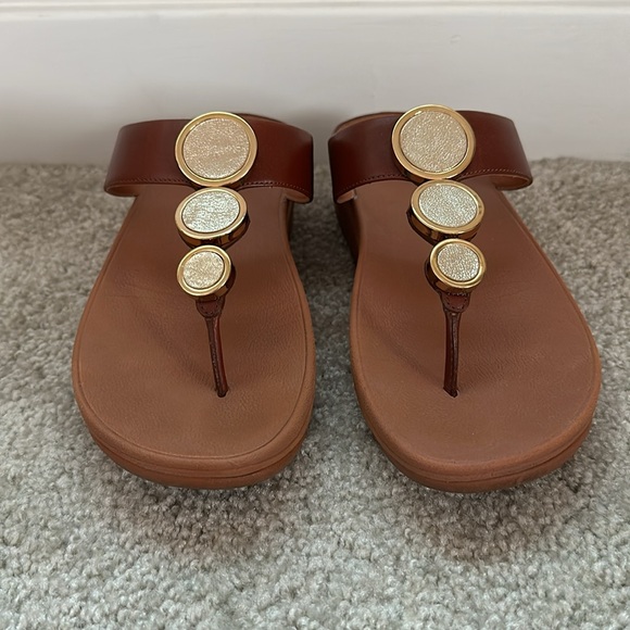 Like New Fitflop Halo Flip Flops - Picture 2 of 8